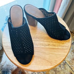 size 8 black slip-on heels